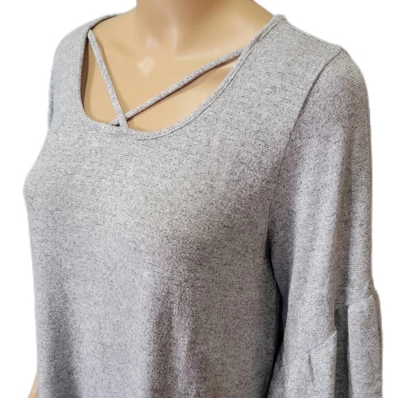 Caution To The Wind Gray Bell Sleeve Top Large - Picture 2 of 5